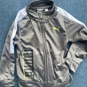 Kids PUMA brand gray jacket size 4t